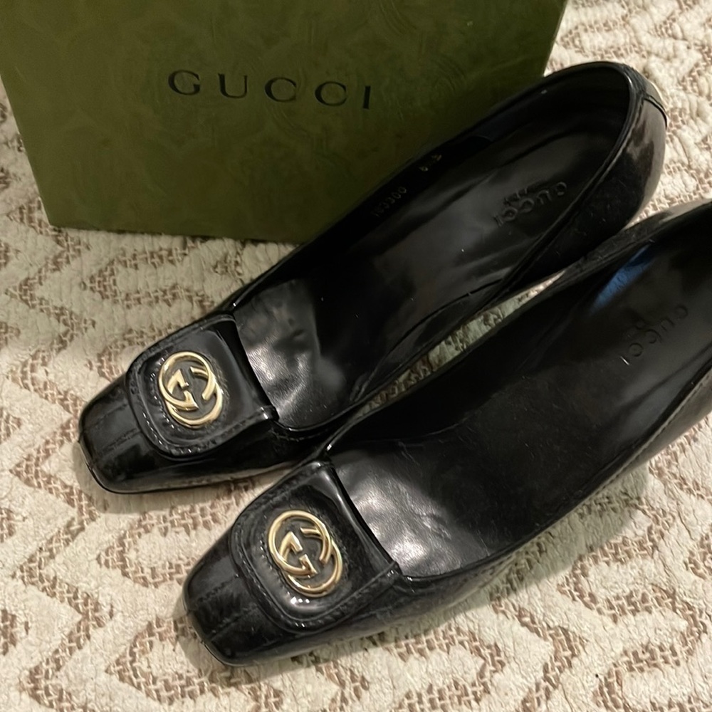 GUGGI Interlocking G Logo Patent Leather Pumps
Size: 8.5 | IT 38.5